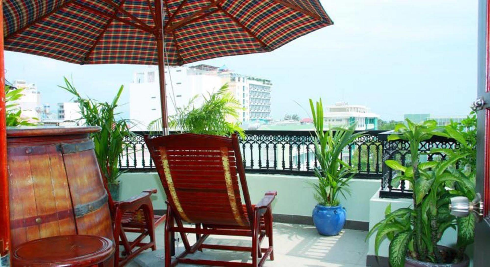 La Suisse Hotel Nha Trang Esterno foto