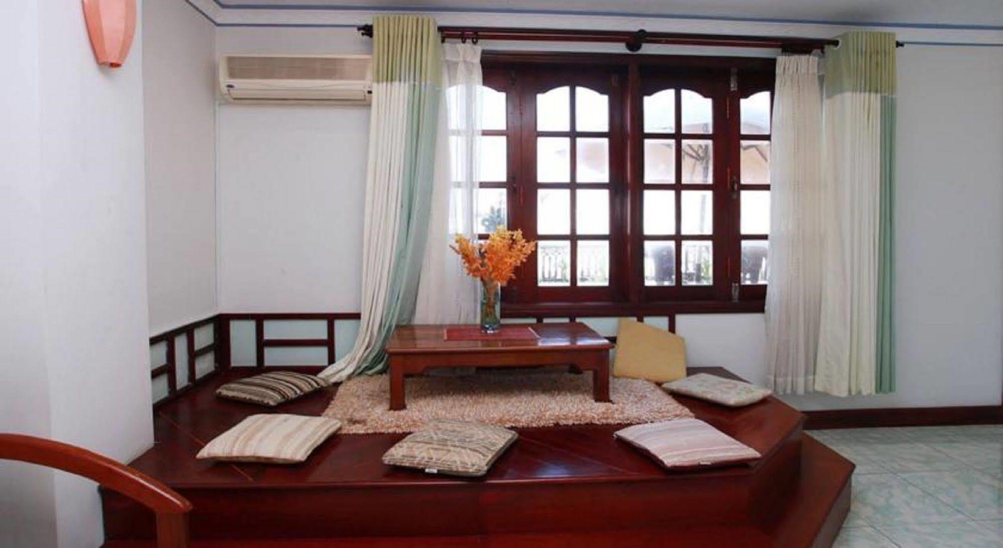 La Suisse Hotel Nha Trang Esterno foto