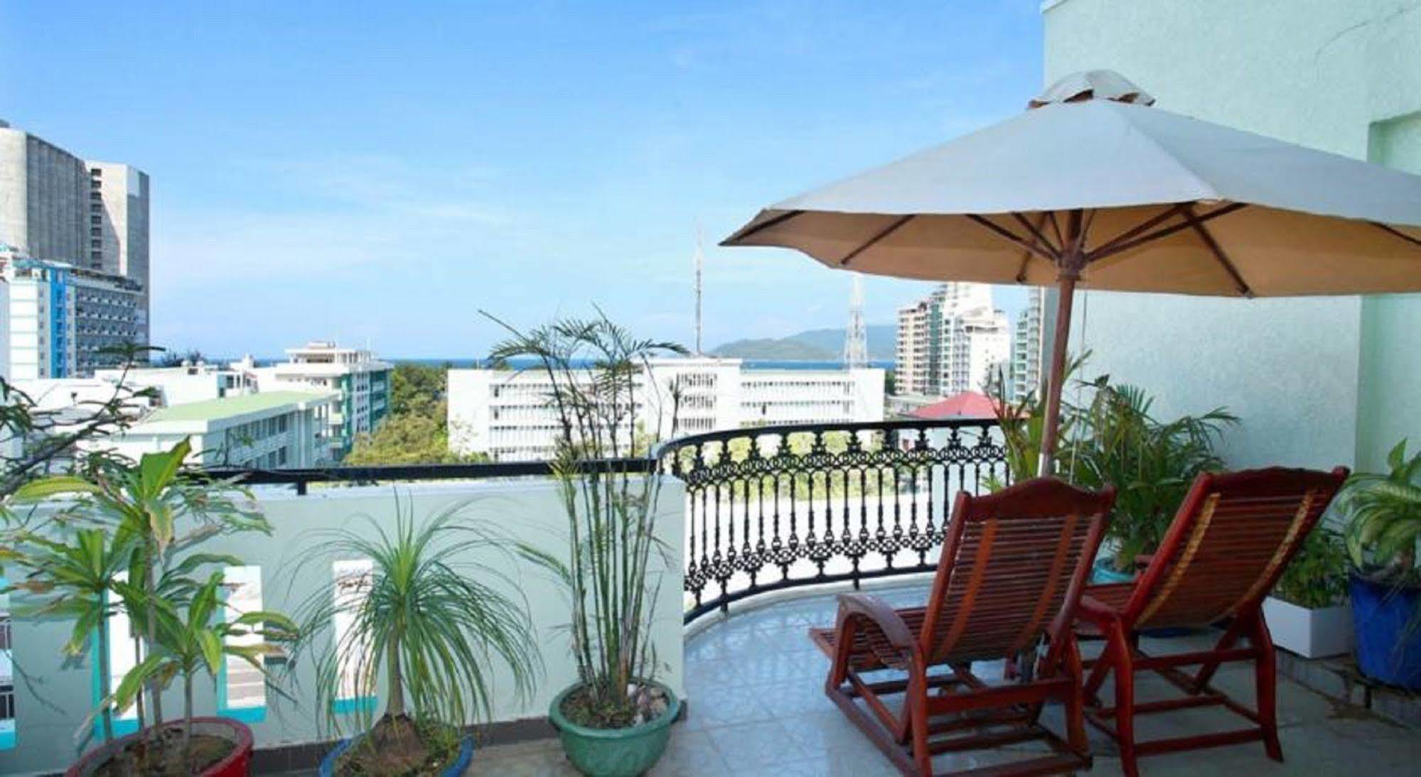 La Suisse Hotel Nha Trang Esterno foto