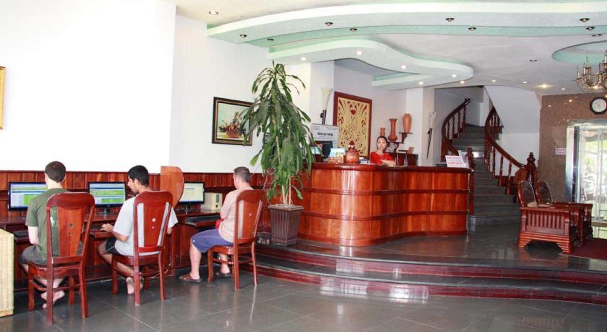 La Suisse Hotel Nha Trang Esterno foto