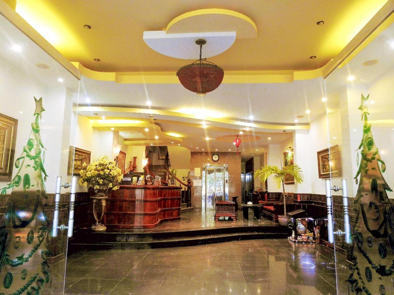 La Suisse Hotel Nha Trang Esterno foto