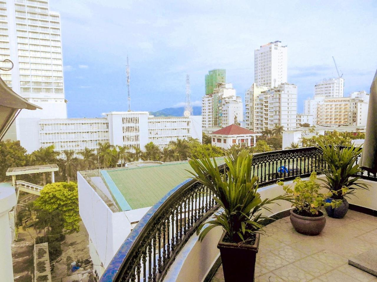 La Suisse Hotel Nha Trang Esterno foto